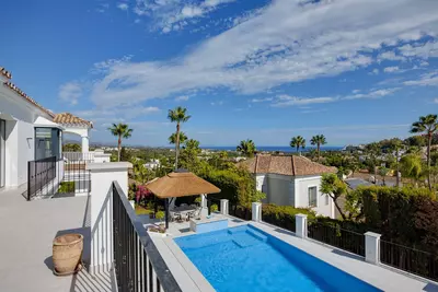 Detached Villa in Nueva Andalucía
