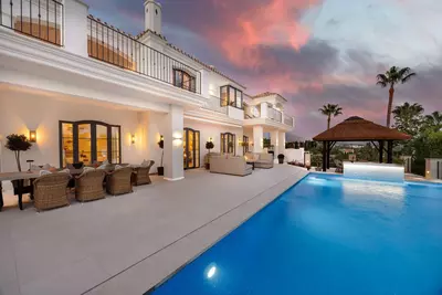 Detached Villa in Nueva Andalucía