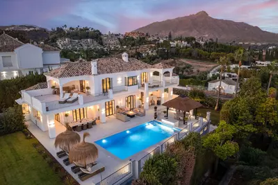 Detached Villa in Nueva Andalucía