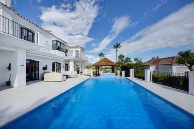 Detached Villa in Nueva Andalucía