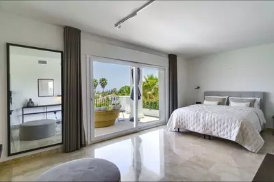 Detached Villa in Nueva Andalucía