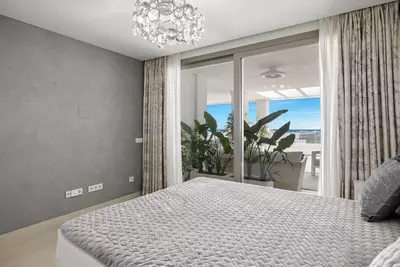 Middle Floor Apartment in Nueva Andalucía