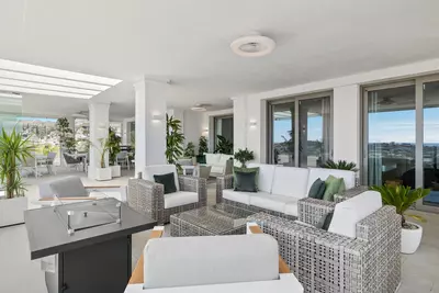 Middle Floor Apartment in Nueva Andalucía