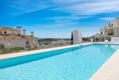 Middle Floor Apartment in Nueva Andalucía