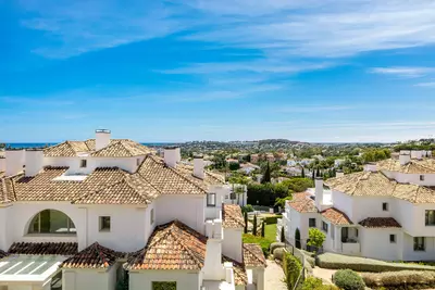 Middle Floor Apartment in Nueva Andalucía