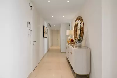 Middle Floor Apartment in Nueva Andalucía