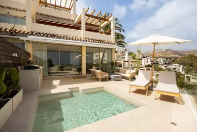 Middle Floor Apartment in Nueva Andalucía