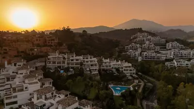 Middle Floor Apartment in Nueva Andalucía