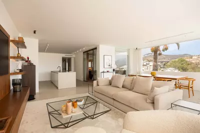 Middle Floor Apartment in Nueva Andalucía