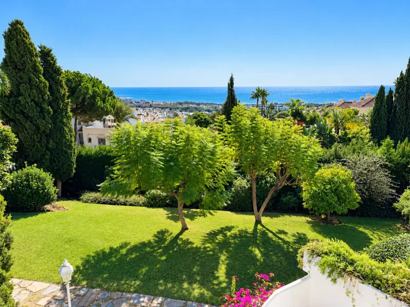 Townhouse in El Paraiso