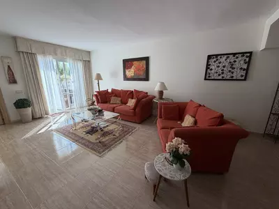 Townhouse in El Paraiso