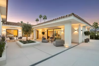 Detached Villa in Nueva Andalucía