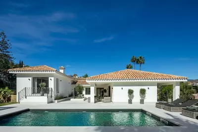 Detached Villa in Nueva Andalucía