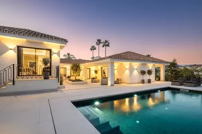 Detached Villa in Nueva Andalucía