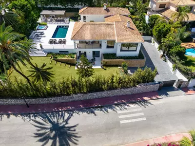 Detached Villa in Nueva Andalucía