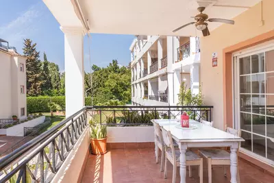 Middle Floor Apartment in Nueva Andalucía