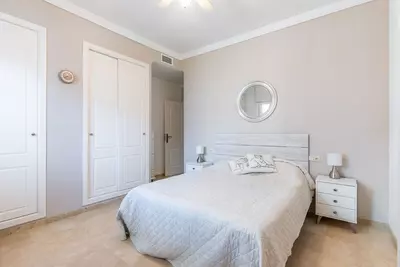 Middle Floor Apartment in Nueva Andalucía