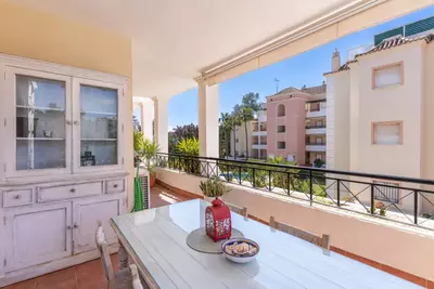Middle Floor Apartment in Nueva Andalucía