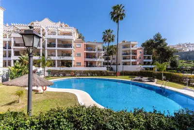 Middle Floor Apartment in Nueva Andalucía