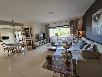 Middle Floor Apartment in Benahavís