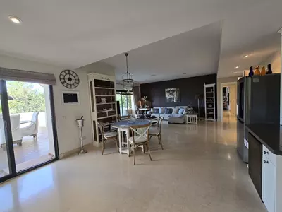 Middle Floor Apartment in Benahavís