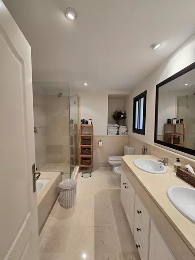 Middle Floor Apartment in Benahavís