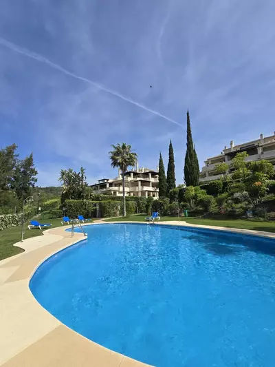 Middle Floor Apartment in Benahavís