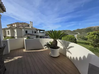 Middle Floor Apartment in Benahavís