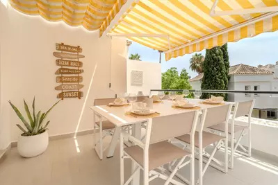 Top Floor Apartment in Nueva Andalucía