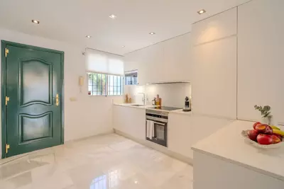 Top Floor Apartment in Nueva Andalucía