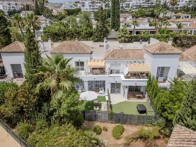 Top Floor Apartment in Nueva Andalucía
