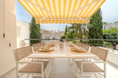 Top Floor Apartment in Nueva Andalucía