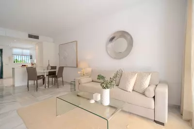 Top Floor Apartment in Nueva Andalucía