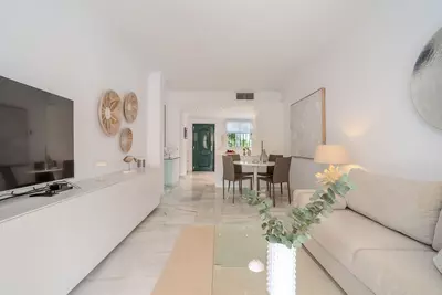Top Floor Apartment in Nueva Andalucía
