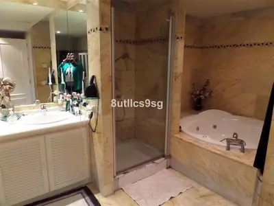 Middle Floor Apartment in Nueva Andalucía