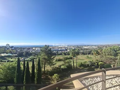 Middle Floor Apartment in Nueva Andalucía