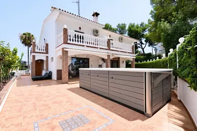 Semi-Detached House in Nueva Andalucía