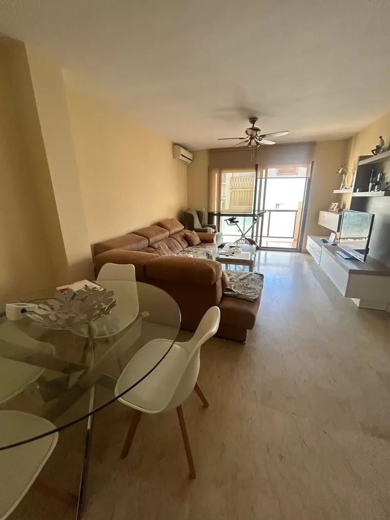 Middle Floor Apartment in Estepona