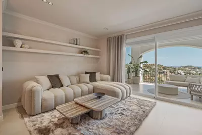 Middle Floor Apartment in Benahavís