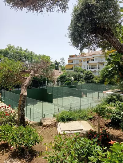 Middle Floor Apartment in Marbella