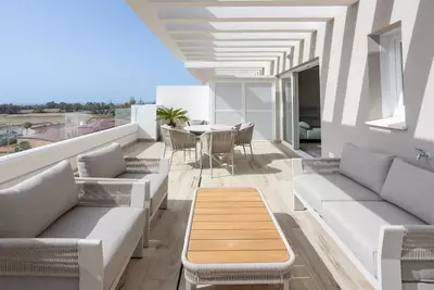 Middle Floor Apartment in Nueva Andalucía