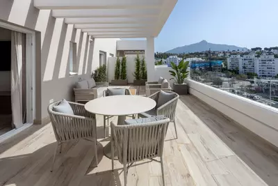 Middle Floor Apartment in Nueva Andalucía