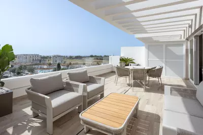 Middle Floor Apartment in Nueva Andalucía