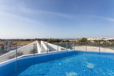 Middle Floor Apartment in Nueva Andalucía