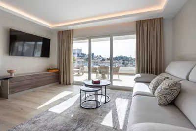 Middle Floor Apartment in Nueva Andalucía