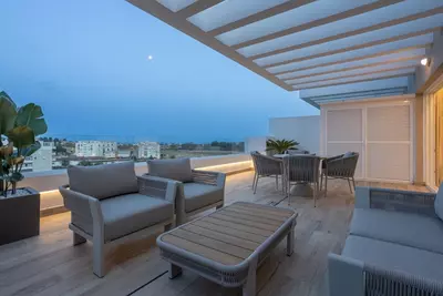 Middle Floor Apartment in Nueva Andalucía