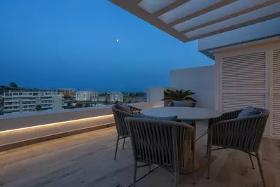 Middle Floor Apartment in Nueva Andalucía
