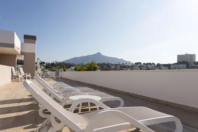 Middle Floor Apartment in Nueva Andalucía
