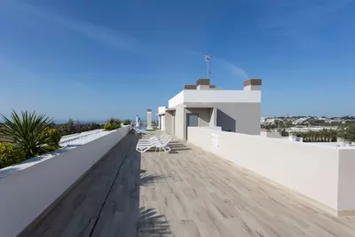 Middle Floor Apartment in Nueva Andalucía