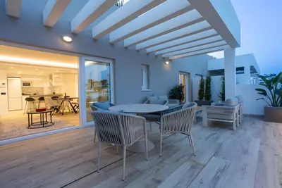 Middle Floor Apartment in Nueva Andalucía